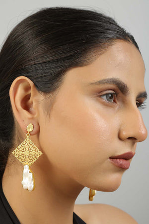 Baroque Pearl Drop Earrings (FEMCJ015)