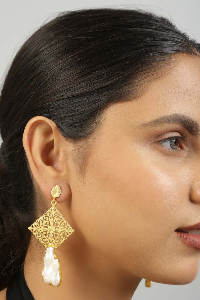 Baroque Pearl Drop Earrings (FEMCJ015)