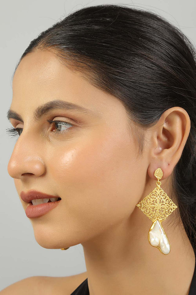 Baroque Pearl Drop Earrings (FEMCJ015)