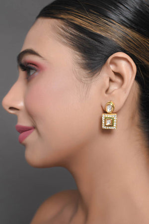 Gold Tone Kundan Earrings (FEMDW005)