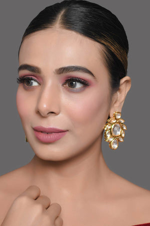 Handcrafted Kundan Embellished Kundan Earrings (FEMDW013)