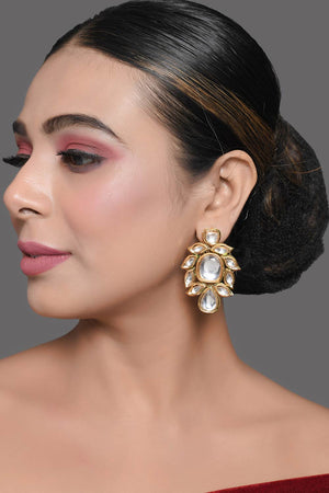 Handcrafted Kundan Embellished Kundan Earrings (FEMDW013)