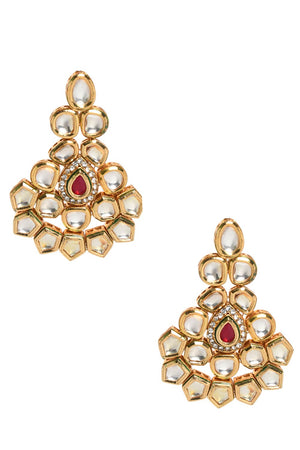 Handcrafted Kundan Studded Gold Toned Earring (FEMDW015)