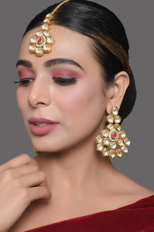 Handcrafted Kundan Studded Gold Toned Earring And Mang Tikka Set