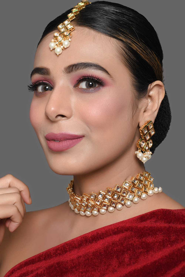 Pearl Beaded Kundan Choker With Earrings & Mang Tikka