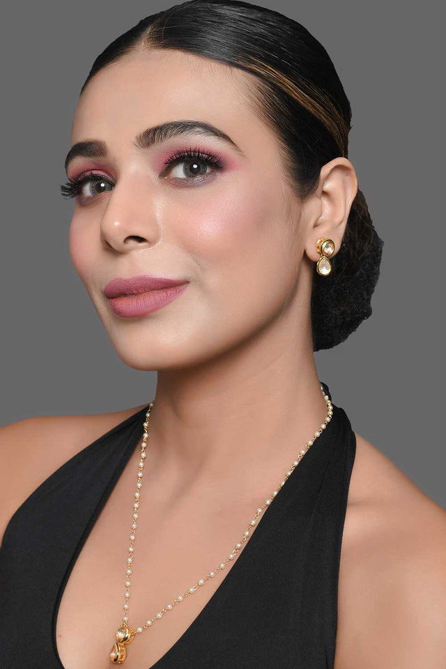 White Gold Tone Kundan Necklace With Earrings (FEMDW038)