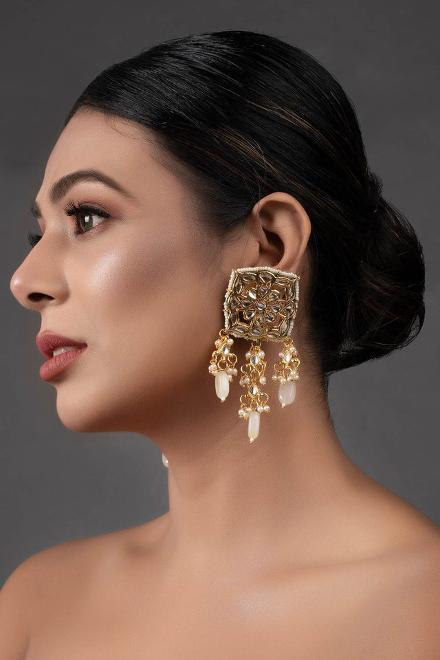 Cream Gold Toned  Kundan Earrings (FEMERS061)