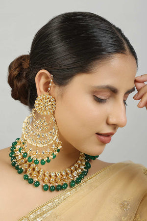 Gold Toned Kundan Necklace With Pair Of Earrings (FEMKD008)