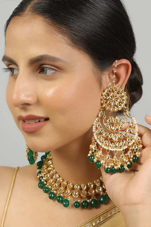 Gold Toned Kundan Necklace With Pair Of Earrings (FEMKD008)