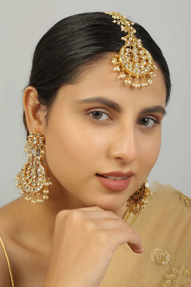 Kundan Earrings And Maang Tikka Set (FEMKD025)