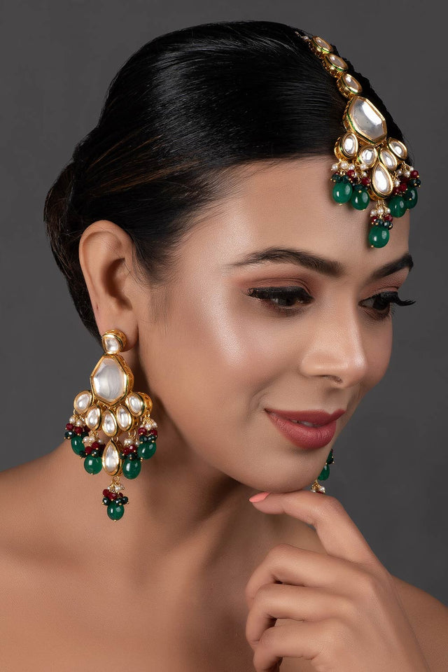 Emerald Beaded Kundan Inspired Mang Tikka With Earrings (FEMMTS008)