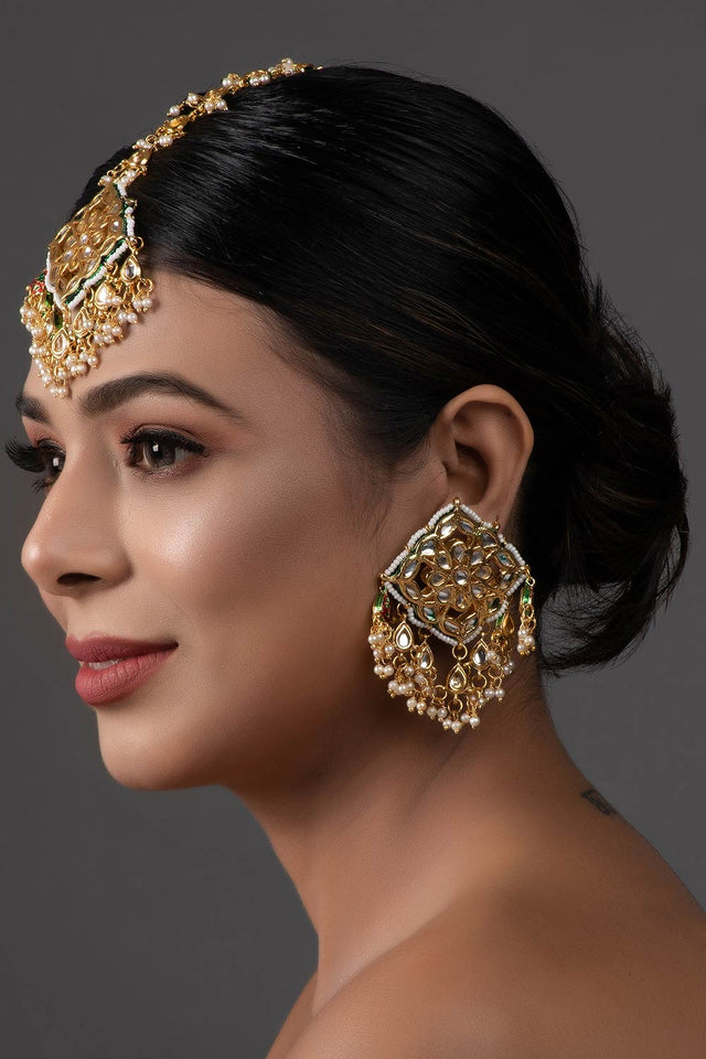 Gold Tone Kundan Inspired Mang Tikka With Earrings (FEMMTS009)
