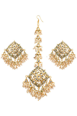 Gold Tone Kundan Inspired Mang Tikka With Earrings (FEMMTS009)