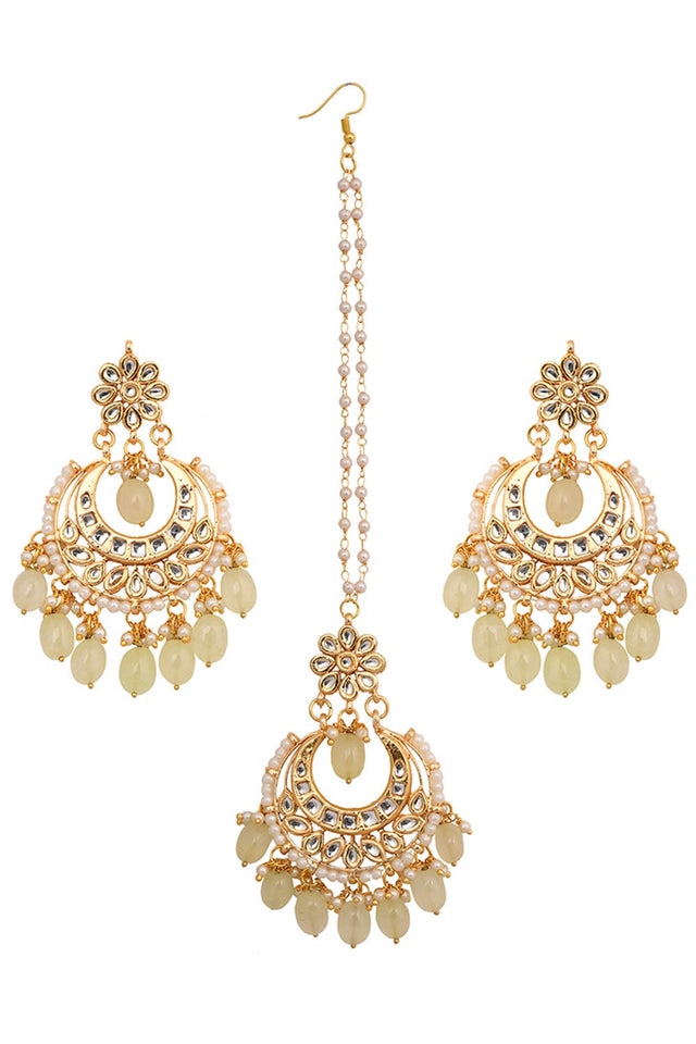 Cream Gold Toned  Kundan Inspired Mang Tikka With Chanbali (FEMMTS012)
