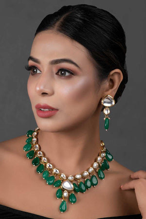 Emerald Beaded Gold Toned Kundan Inspired Necklace With Earrings (FEMNLC010)