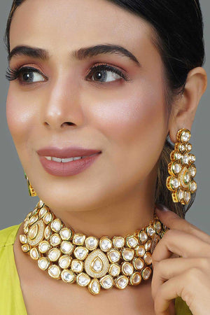 Handcrafted Royal Kundan Necklace Set (FEMNLS038)