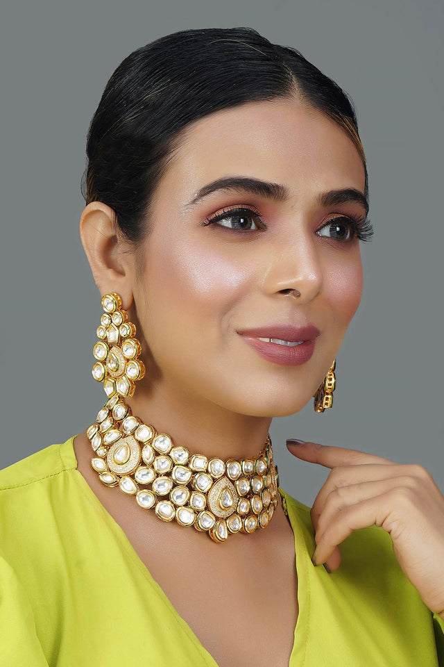 Handcrafted Royal Kundan Necklace Set (FEMNLS038)