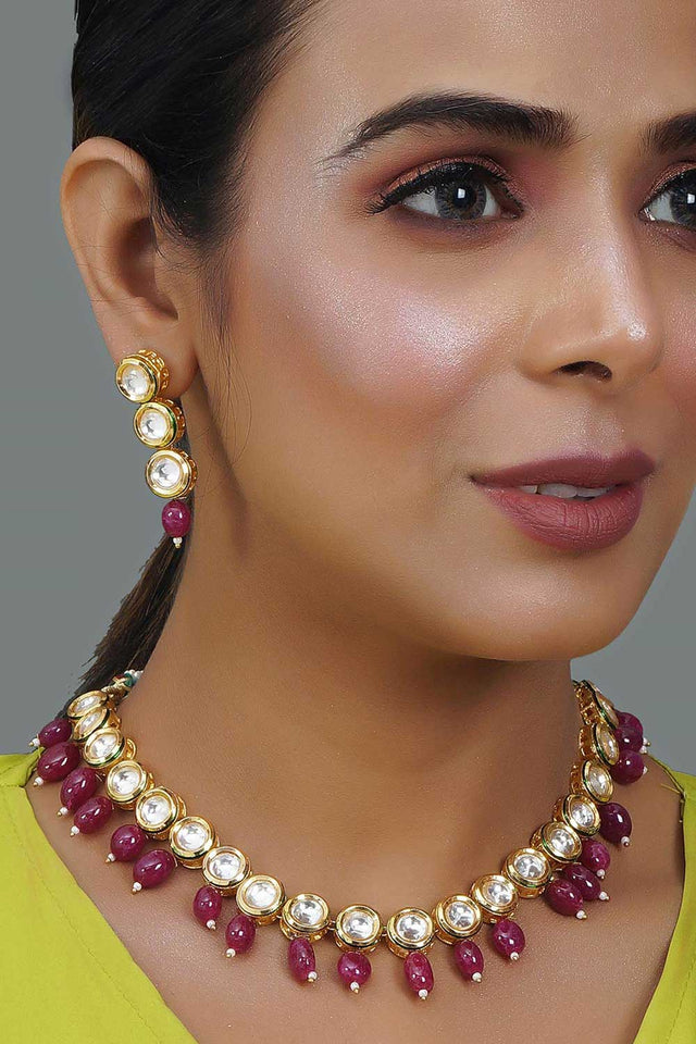 Maroon Gold Tone Kundan Necklace With Earrings (FEMNLS063)