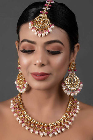 Pearl Beaded Kundan Necklace With Earrings And Maang Tikka