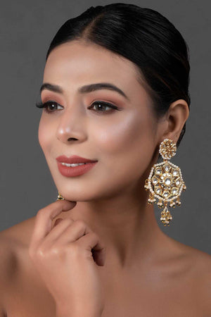 Gold-Toned Kundan Circular Drop Earrings (FEMNW029)
