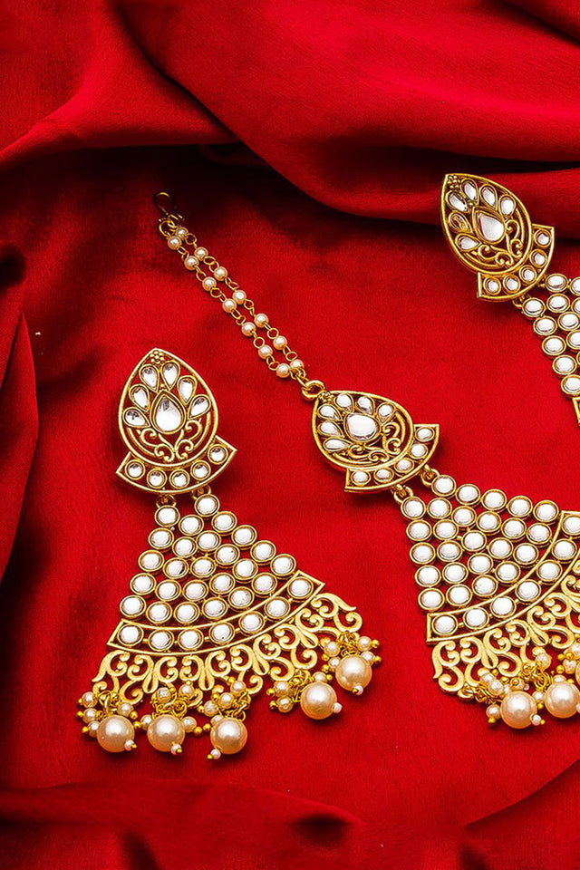 Women's Alloy Maang Tikka In Gold