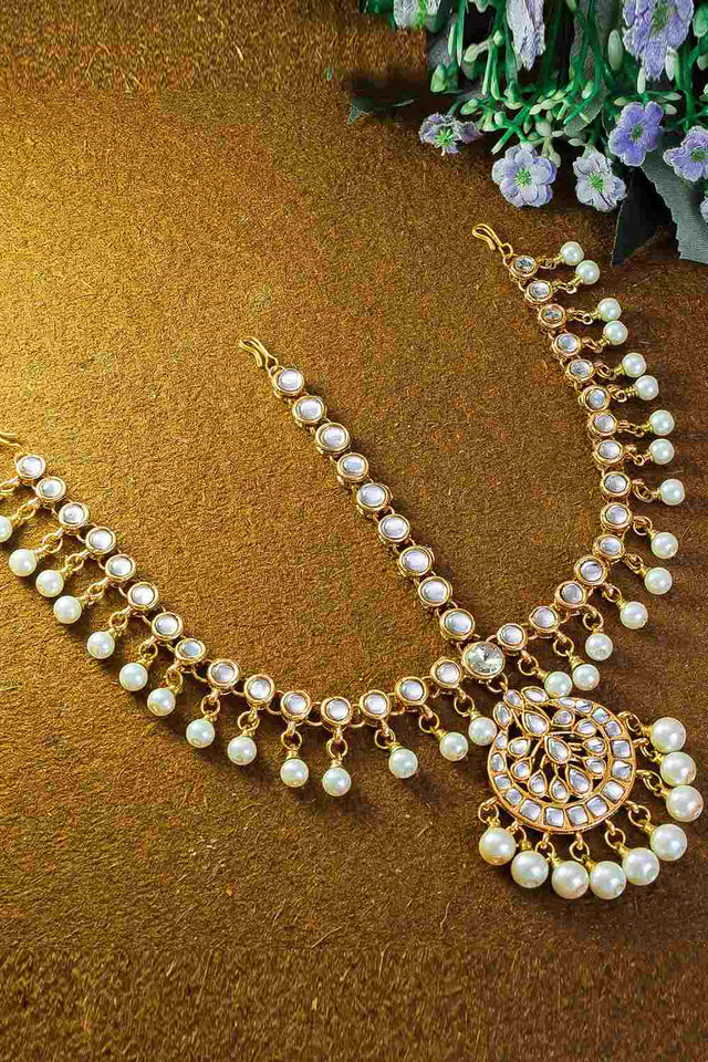 Buy Women's Alloy Maang Tikka in Gold