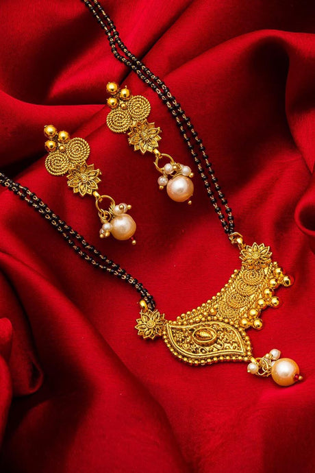  Buy Women's Alloy Mangalsutra Set in Gold Online