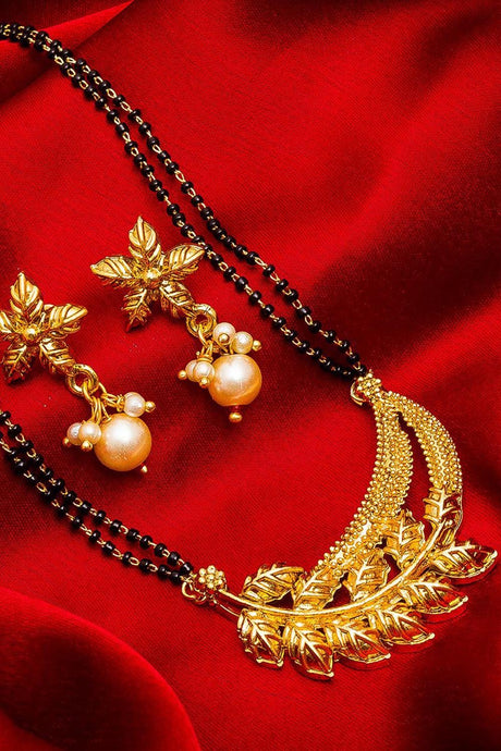  Buy Women's Alloy Mangalsutra Set in Gold Online