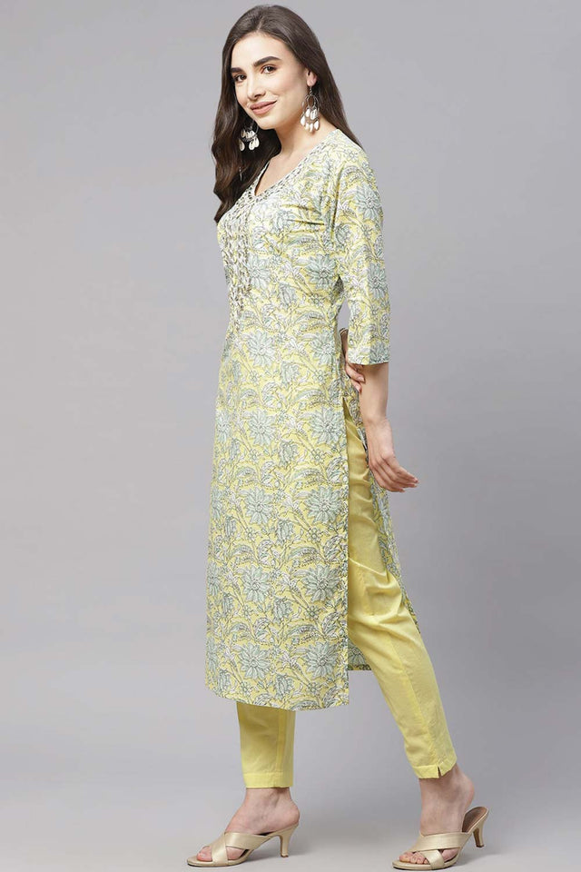 Buy Men's Copper Silk Blend Leaf Printed Men's Kurta Pajama Jacket Set Online