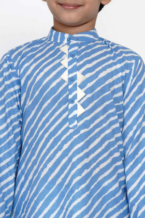 Buy Boy's Blue Laheriya Kurta With Off-White Pajama Set Online - Back