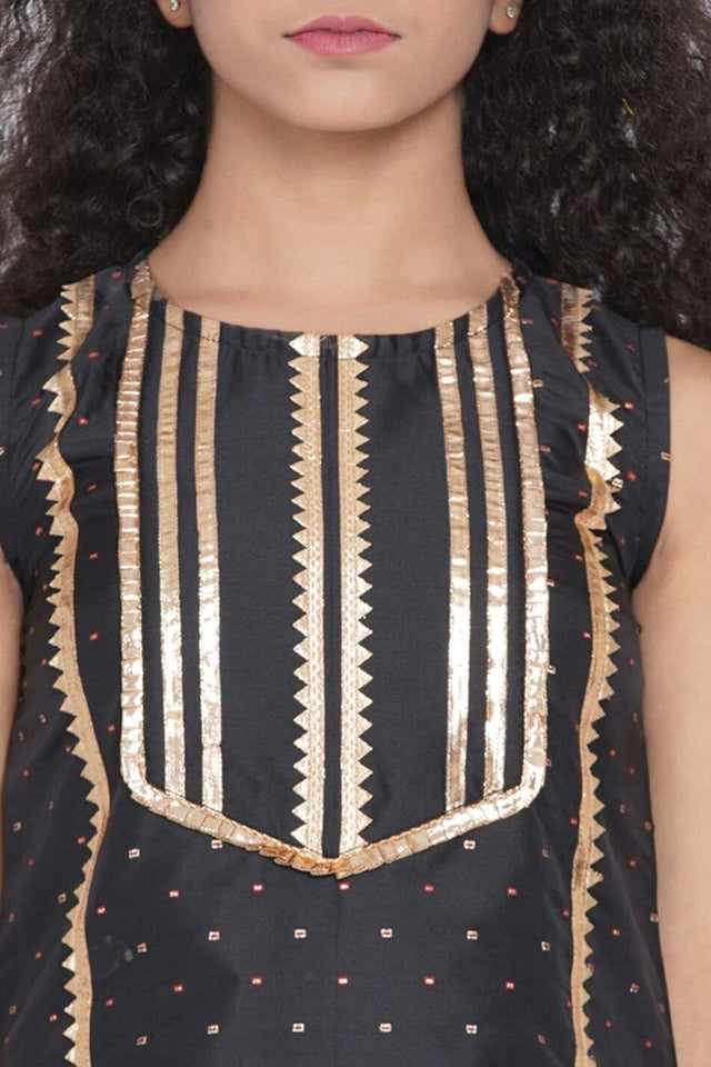 Buy Girl's Black Printed Regular Gotta Patti Kurta With Sharara Online - Side