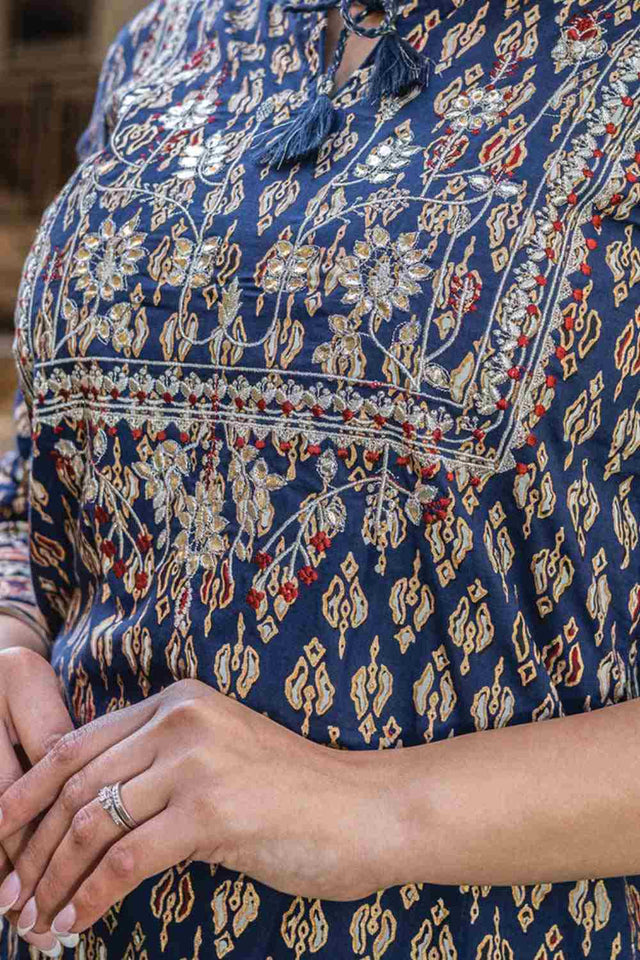 Buy Men's Grey Silk Blend Paisley Printed Men's Kurta Pajama Jacket Set Online