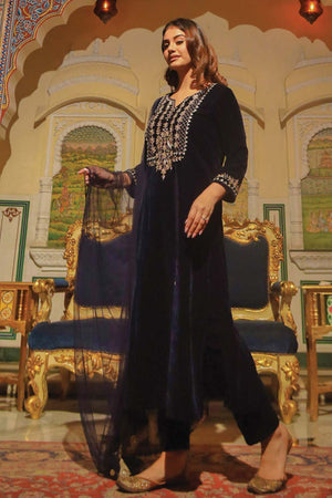 Buy Men's Maroon Silk Blend Solid Men's Kurta Pajama Jacket Set Online