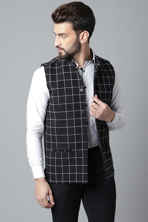Buy Men's Black Merino Solid Waistcoat Online - KARMAPLACE