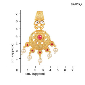 Women's Alloy Necklace Set In Gold And White