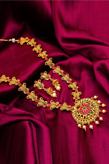 Buy Luxor Women's Alloy Kada Bangles in Gold Online