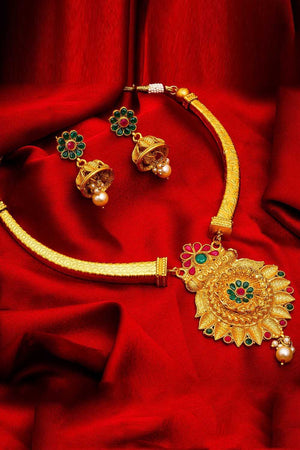 Buy Women's Copper Necklace and Earrings Set in Gold Online