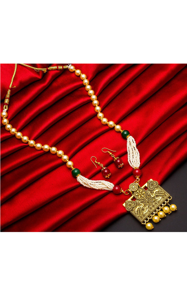Buy Women's Alloy Necklace Set in Gold Online