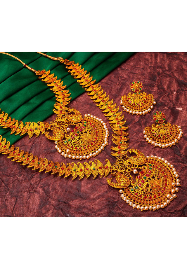 Buy Women's Alloy Necklace Set in Gold Online