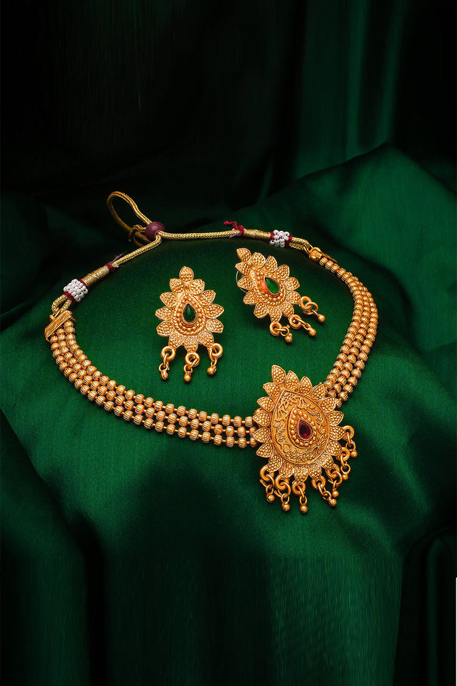 Buy Women's Alloy Necklace Set in Gold