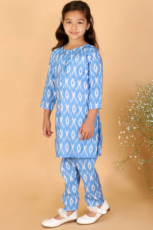 Boys Aqua Blue And White Ikkat Kurta Pajama Set & Girls Aqua Blue Kurta And Pant Set
