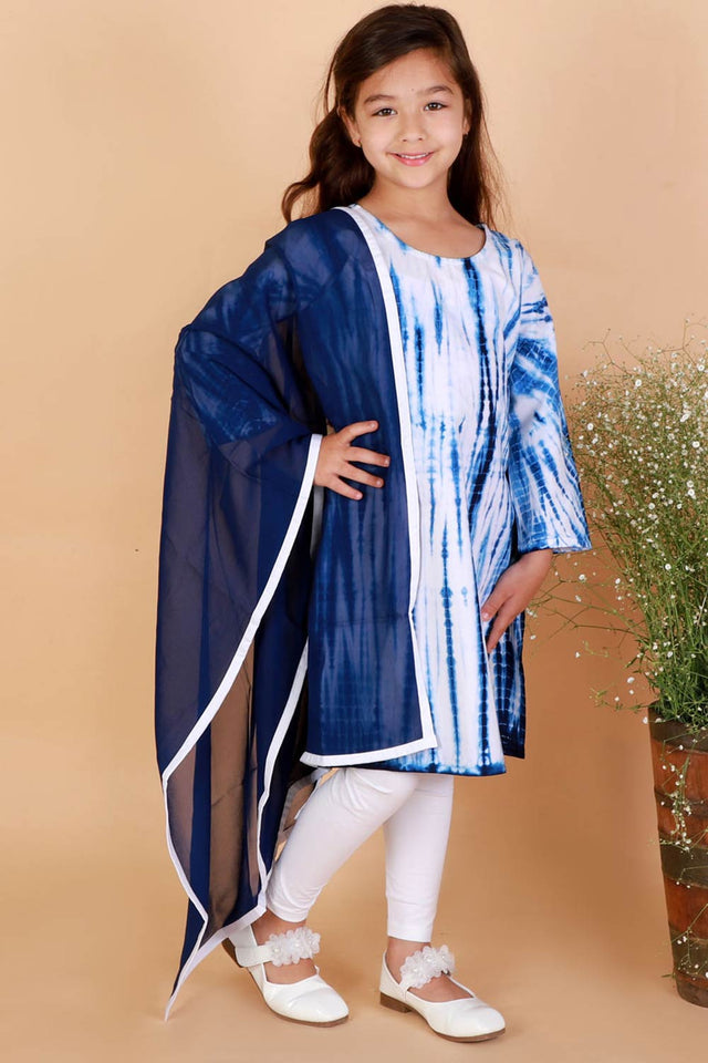 Boys Blue And White Kurta Pajama Set & Girls Blue And White Kurta, Leggings & Dupatta Set